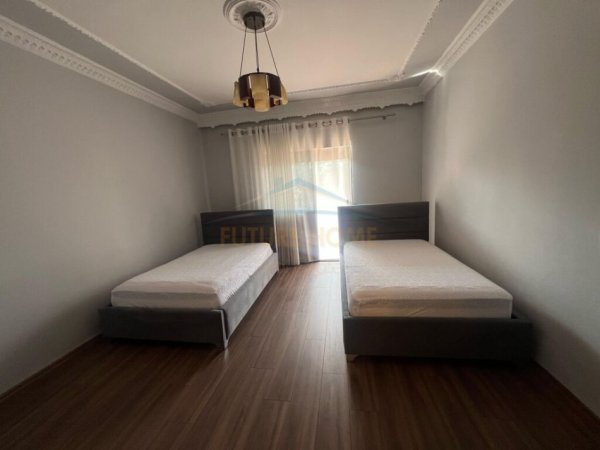 Tirane, jepet me qera Vile 4 Katshe , 841 m² 5.000 € (Rruga Besim Fagu)
