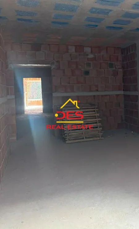 Vlore, shitet apartament 1+1+Ballkon Kati 3, 77 m² 115.000 € (Rruga Dhimitër Konomi)