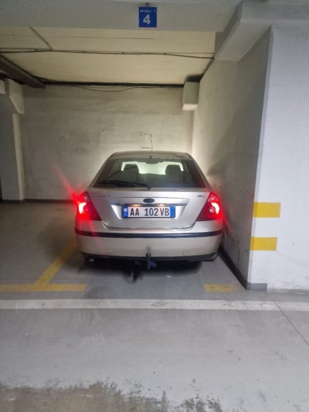 Tirane, shes makine Ford Mondeo 2006 Nafte, kafe automatik Kondicioner 140.000 km 3.500 €