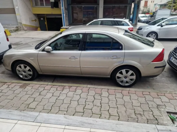 Tirane, shes makine Ford Mondeo 2006 Nafte, kafe automatik Kondicioner 140.000 km 3.500 €