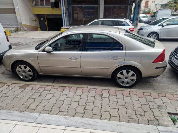 Tirane, shes makine Ford Mondeo 2006 Nafte, kafe automatik Kondicioner 140.000 km 3.500 €