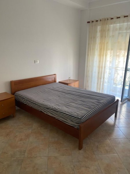 Tirane, jepet me qera apartament 3+1+Aneks Kati 1, 140 m² 140 € (selite)