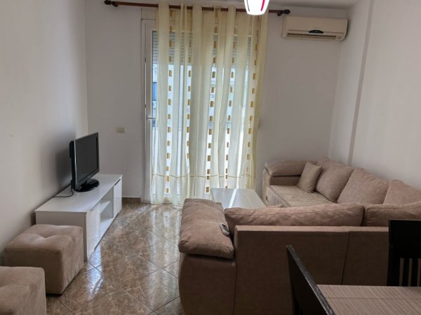 Tirane, jepet me qera apartament Kati 5, 57 m² 550 € (Ish Ekspozita prane Gjykates)