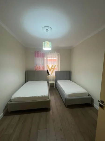 Tirane, shitet apartament 2+1+Ballkon Kati 1, 117 m² 156.000 € (YZBERISHT)