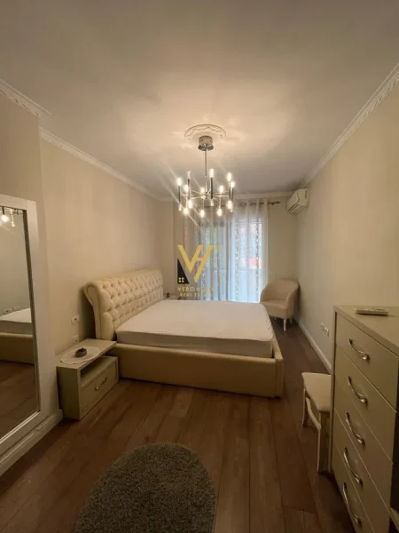 Tirane, shitet apartament 2+1+Ballkon Kati 1, 117 m² 156.000 € (YZBERISHT)