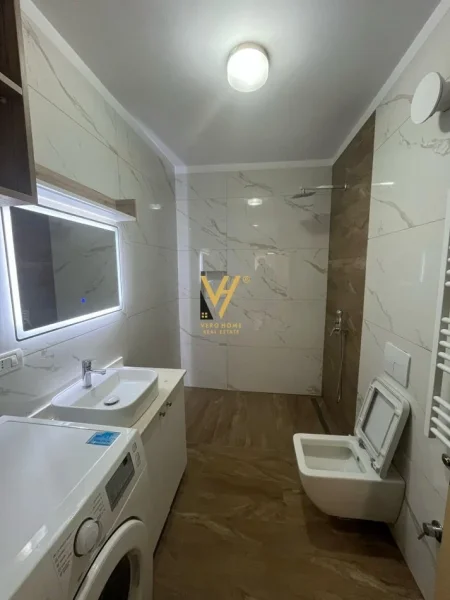 Tirane, shitet apartament 2+1+Ballkon Kati 1, 117 m² 156.000 € (YZBERISHT)