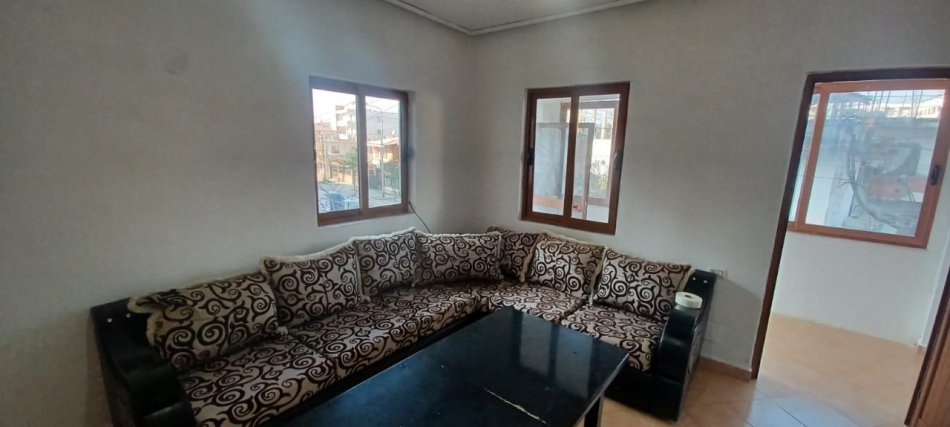 Tirane, jepet me qera Vile 1+1+Ballkon Kati 2, 60 m² 350 € (21 Dhjetori 100 metra poshte Zjarrefikses)