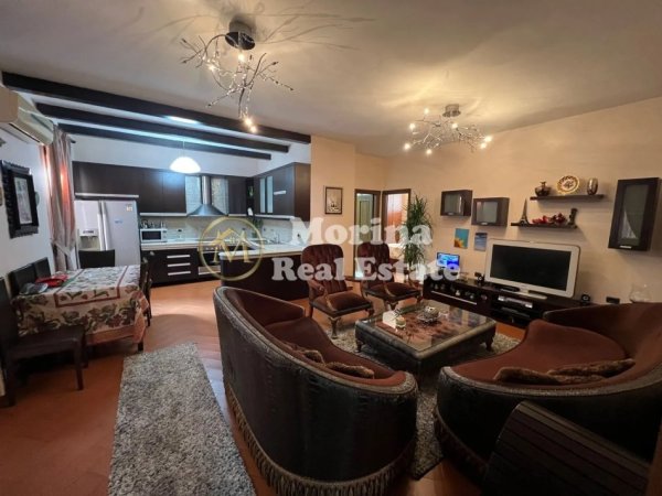 Tirane, jepet me qera apartament 4+1+Ballkon Kati 1, 210 m² 1.300 € (Myslym Shyri)
