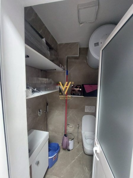 Tirane, jepet me qera dyqan Kati 0, 50 m² 1.200 € (RRUGA E DIBRES)
