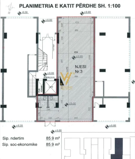 Tirane, shitet dyqan Kati 0, 86 m² 215.000 € (21 DHJETORI)