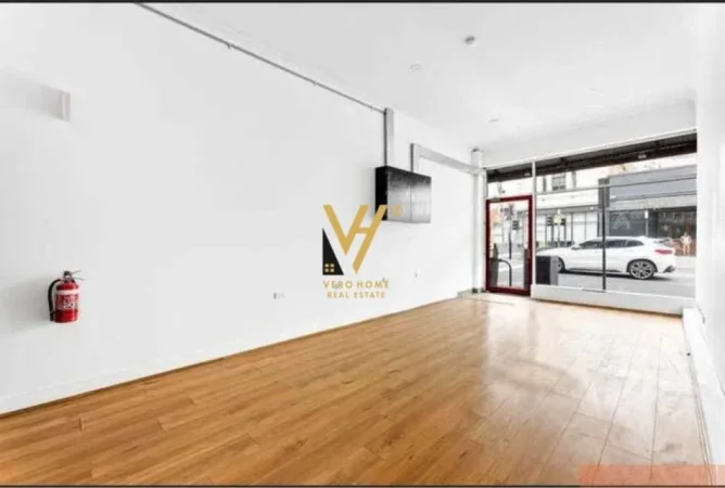 Tirane, jepet me qera dyqan Kati 0, 40 m² 450.000 € (21 DHJETORI)