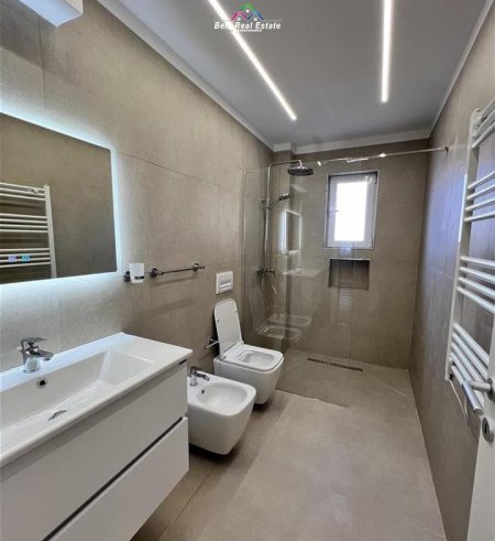 Tirane, jepet me qera apartament 2+1 Kati 4, 65 m² 800 € (STADIUMI DINAMO)