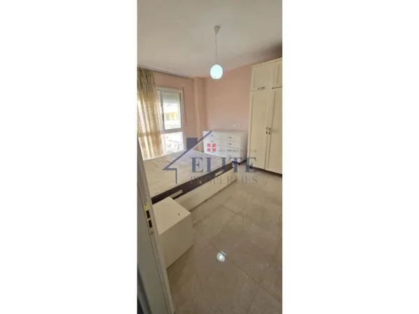 Tirane, shitet apartament 2+1+Ballkon Kati 4, 91 m² 193.000 € (Mine Peza)