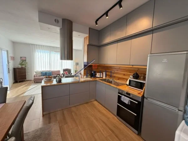 Gjiri Lalezit | Hamallaj, shitet Vile 3+1+Aneks+Ballkon Kati 2, 321 m² 398.000 € (Gjiri i Lalzit)