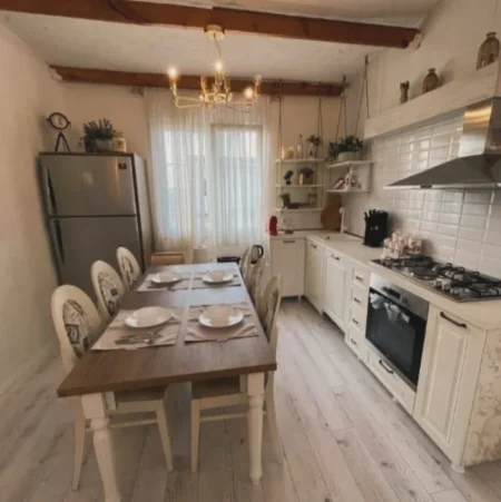 Tirane, shitet apartament 2+1 , 104 m² 179.000 € (Buze Unaze)