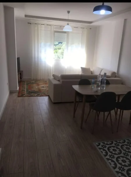 Tirane, jepet me qera apartament 1+1 Kati 4, 72 m² 500 € (Kopeshti Zologjik)