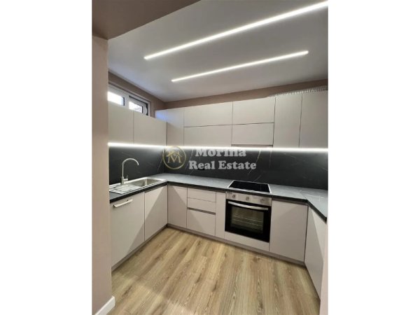 Tirane, jap me qera apartament 2+1 Kati 4, 70 m² 800 € (Stadiumi Dinamo)