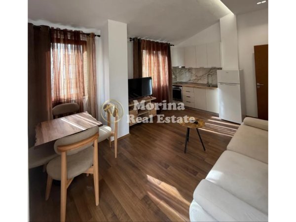 Tirane, jepet me qera apartament 1+1 Kati 7, 70 m² 500 € (Komuna Parisit)