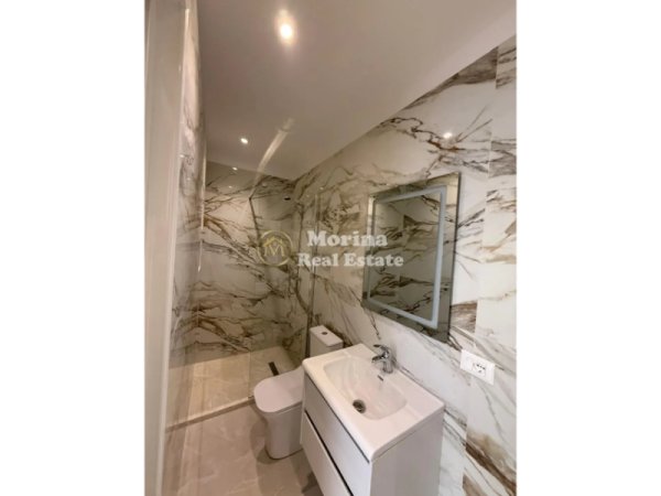 Tirane, jepet me qera apartament 1+1 Kati 7, 70 m² 500 € (Komuna Parisit)