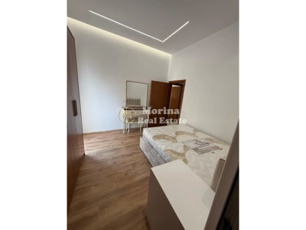 Tirane, jepet me qera apartament 1+1 Kati 7, 70 m² 500 € (Komuna Parisit)
