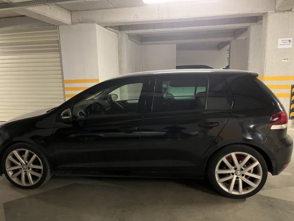 Tirane, shes makine Golf 6 Nafte, e zeze automatik Klima 6.500 €