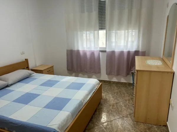 Tirane, jepet me qera apartament 1+1+Ballkon Kati 5, 57 m² 550 € (Bulevardi Gjergj Fishta)