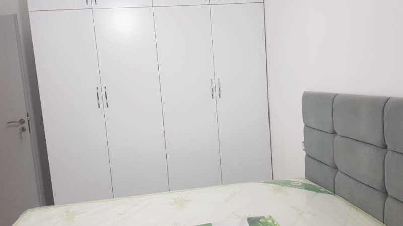 Tirane, jepet me qera apartament 1+1+Ballkon Kati 2, 600 m² 650 € (Komuna e Parisit)
