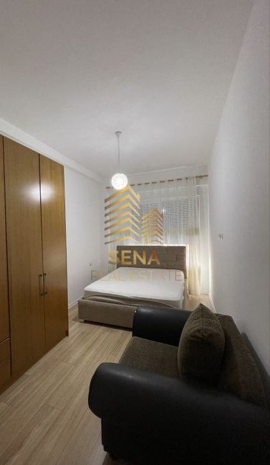 Tirane, jepet me qera apartament 1+1+Ballkon Kati 6, 65 m² 500 € (Rruga Artan Lenja)
