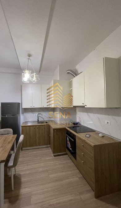 Tirane, jepet me qera apartament 1+1+Ballkon Kati 6, 65 m² 500 € (Rruga Artan Lenja)