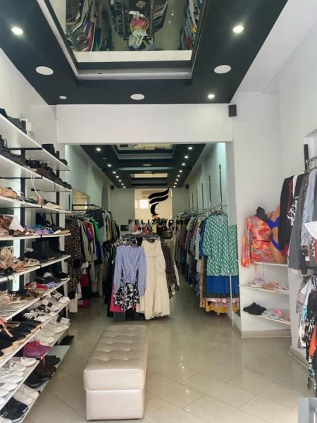 Tirane, jepet me qera dyqan Kati 0, 110 m² 1.700 € (MYSLYM SHYRI)