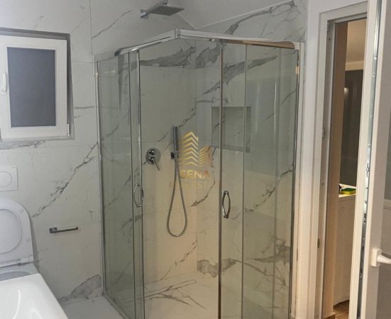 Tirane, jepet me qera shtepi 2+1+Ballkon Kati 4, 100 m² 450 € (Sauk)