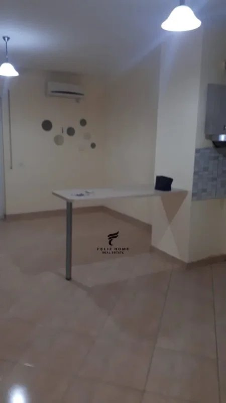 Tirane, jepet me qera zyre Kati 2, 57 m² 500 € (PAZARI I RI)