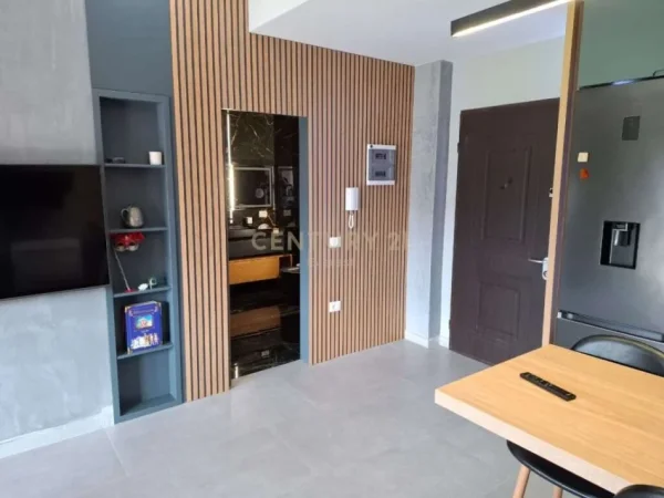 Tirane, jap me qera apartament 1+1+POST PARKIMI , 56 m² 900 € (Rruga e Kosovarëve)