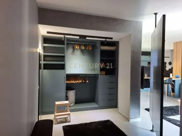 Tirane, jap me qera apartament 1+1+POST PARKIMI , 56 m² 900 € (Rruga e Kosovarëve)