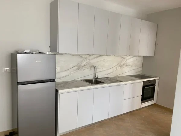 Vlore, shitet apartament 2+1 , 83 m² 137.197 € (Plazhi i Vjeter)