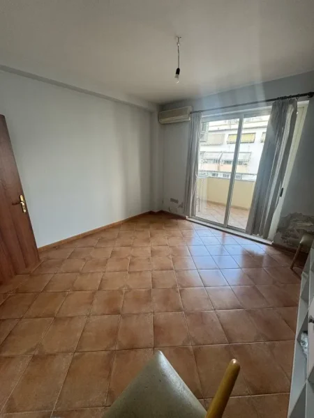 Tirane, shitet apartament 3+1+Ballkon Kati 7, 141 m² 304.540 € (Komuna e Parisit)