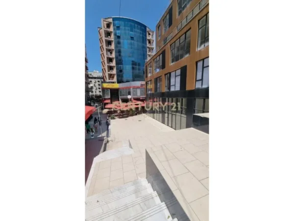 Tirane, shes ambjent biznesi , 175 m² 350.000 € (ISH STACIONI TRENIT)