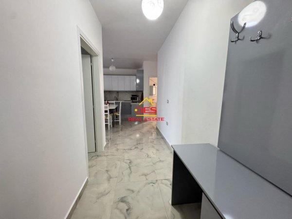 Vlore, jepet me qera apartament 2+1+Ballkon Kati 3, 100 m² 400 € (Rruga Pelivan Leskaj)