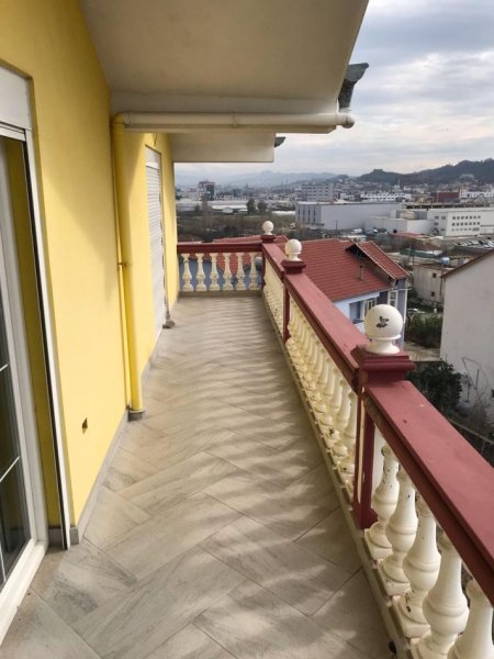 Tirane, shitet 2+1 , 