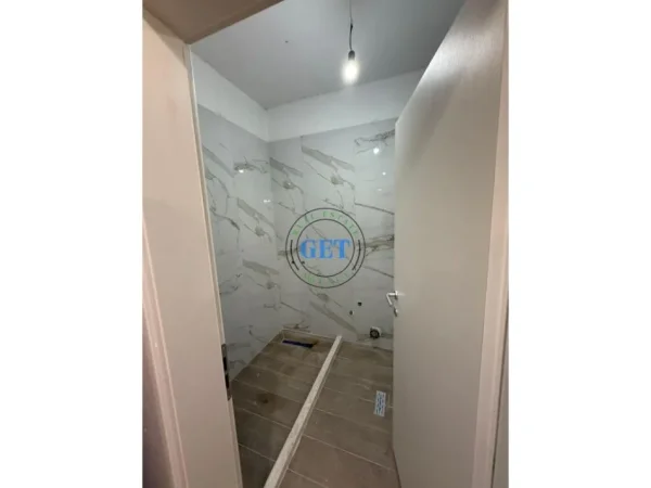 Durres, shitet apartament 1+1 Kati 4, 72 m² 71.000 € (Shkembi i Kavajes)
