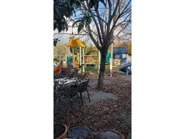 Tirane, shitet RESORT TURISTIK , 6.000 m² 950.000 € (Berzhite)