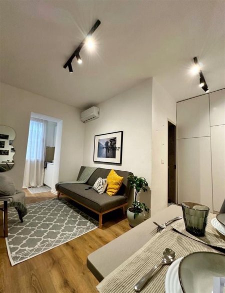 Tirane, jepet me qera apartament 1+1+Ballkon Kati 2, 50 m² 620 € (LIQENI ARTIFICIAL)