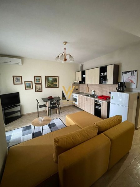 Tirane, jepet me qera apartament 2+1+Ballkon Kati 2, 79 m² 600 € (MYSLYM SHYRI)