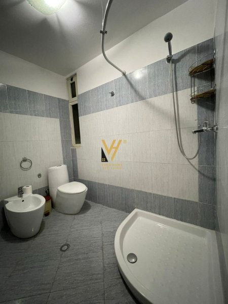 Tirane, jepet me qera apartament 2+1+Ballkon Kati 2, 79 m² 600 € (MYSLYM SHYRI)
