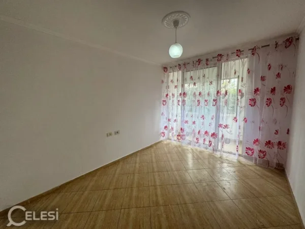 Tirane, shitet apartament 1+1+Ballkon Kati 2, 79 m² 93.000 € (FRESKU)