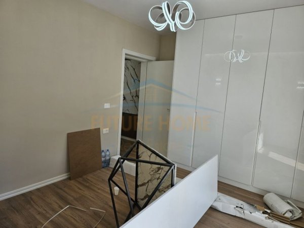 Tirane, jepet me qera apartament 1+1 Kati 4, 50 m² 700 € (RRUGA E DURRESIT)