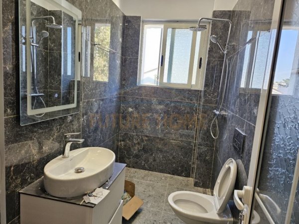 Tirane, jepet me qera apartament 1+1 Kati 4, 50 m² 700 € (RRUGA E DURRESIT)