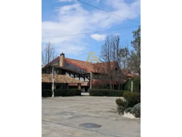 Tirane, jepet me qera RESORT TURISTIK , 6.000 m² 3.500 € (Berzhite)