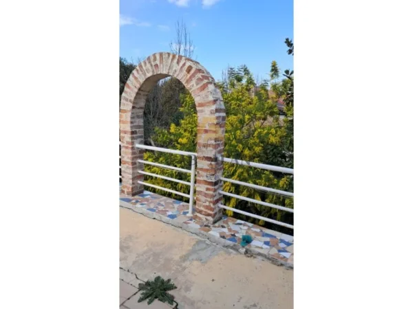 Tirane, jepet me qera RESORT TURISTIK , 6.000 m² 3.500 € (Berzhite)