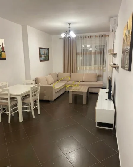 Tirane, jepet me qera apartament 1+1 Kati 1, 60 m² 500 € (XHAMLLIKU)